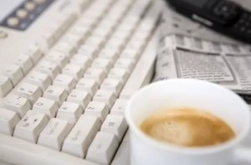 Kim jest i czym zajmuje się infobroker