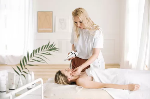 Dlaczego warto studiować kosmetologię