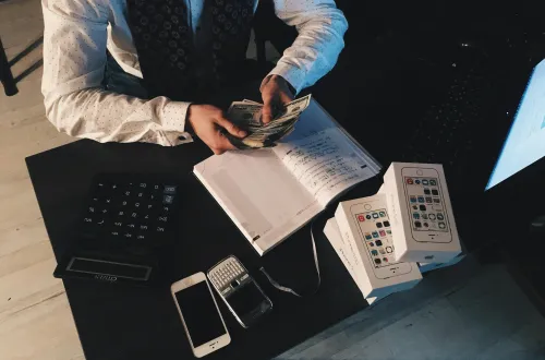 Najbardziej dochodowe i przyszłościowe zawody w Polsce w 2025 roku