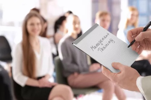 Kluczowe kompetencje menedżerskie - od zarządzania zespołem przez motywowanie po rozwój kompetencji osobistych