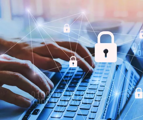 Odpowiedź na Wzrost Zapotrzebowania na Szkolenia z Cyberbezpieczeństwa w Erze Cyfrowej